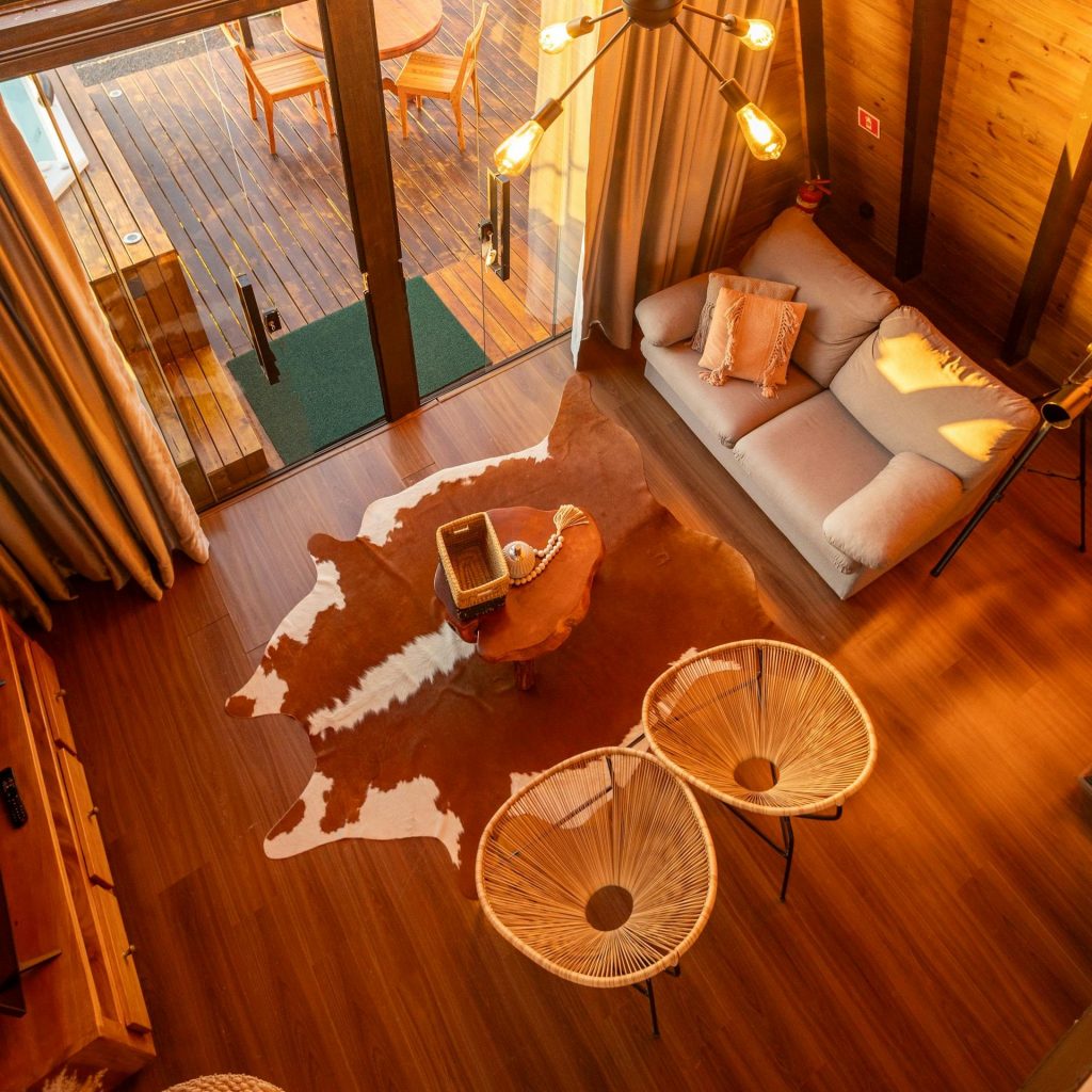 Living Room of the Cabana Raposo Inn from the Mezzanine Via pexels